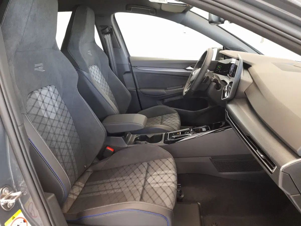 Volkswagen Golf nuova a Bologna (19)