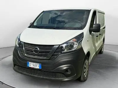Nissan NV300 Furgone 2.0 dCi 120CV PL-TN Van del 2021 usata a Fisciano
