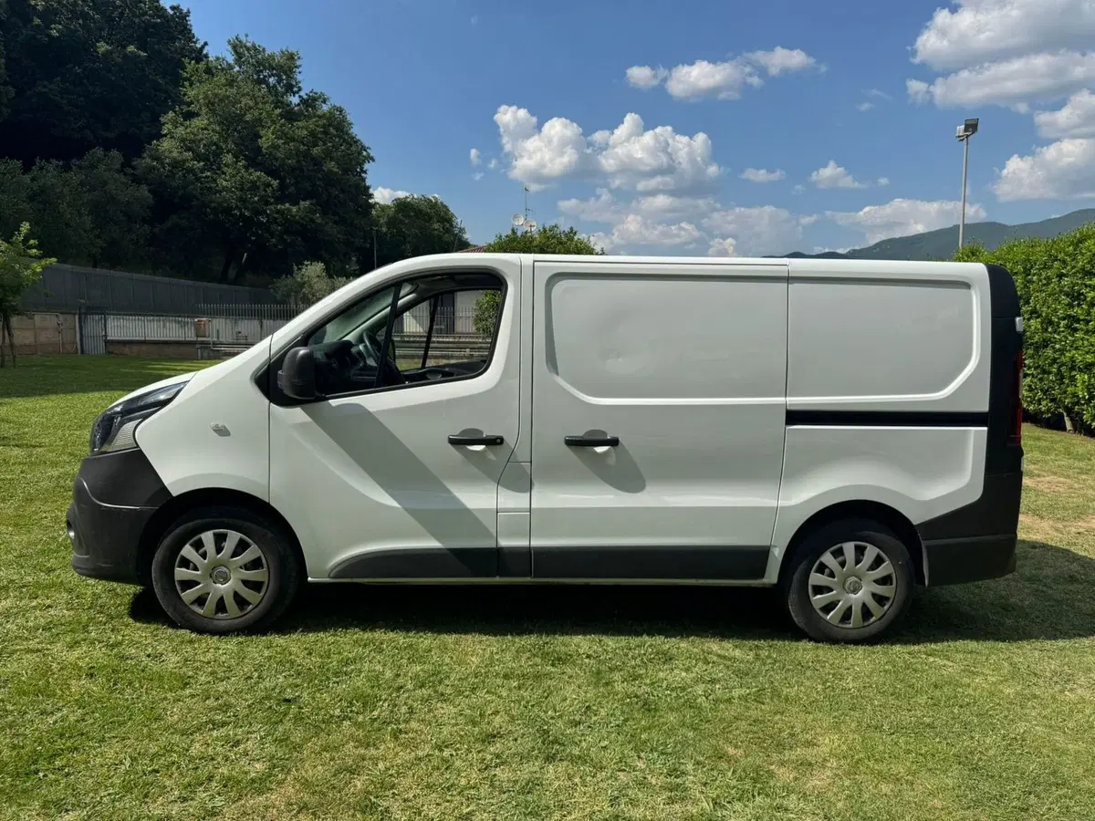 Nissan NV300 Furgone usata a Salerno (10)