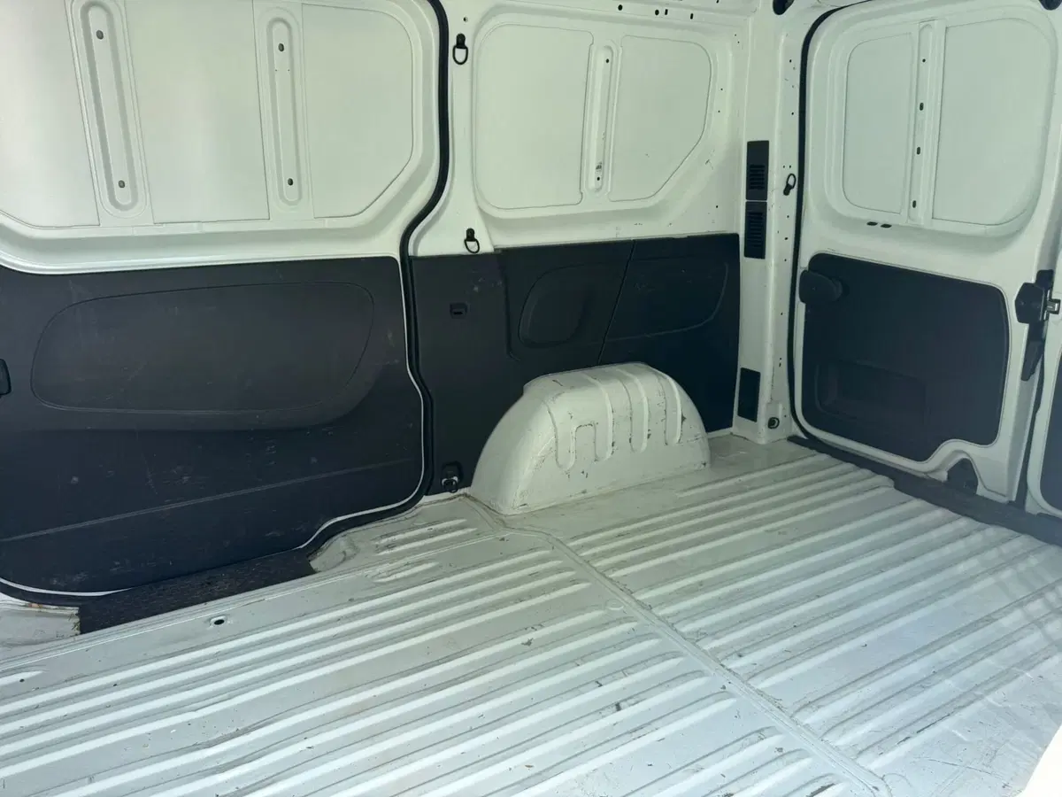 Nissan NV300 Furgone usata a Salerno (12)
