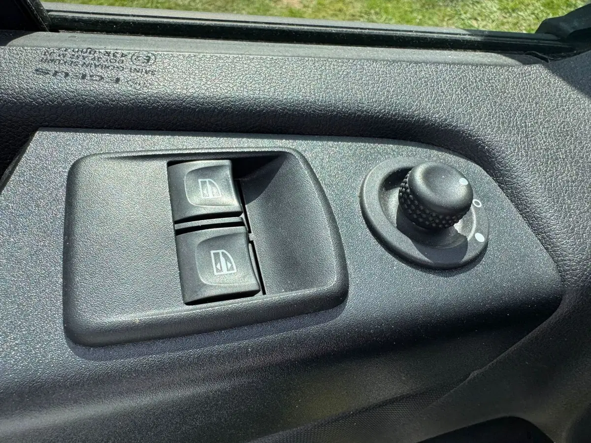 Nissan NV300 Furgone usata a Salerno (17)
