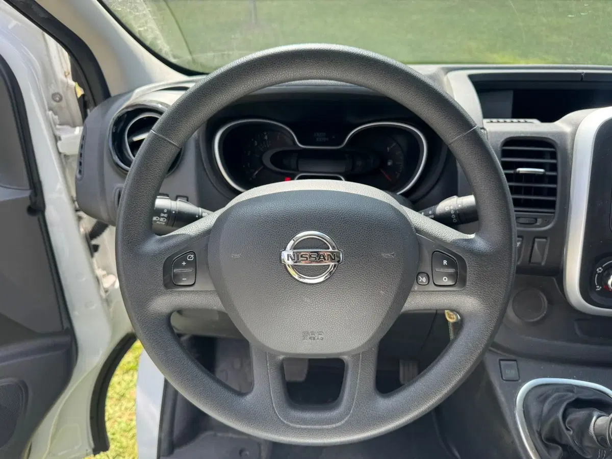 Nissan NV300 Furgone usata a Salerno (18)