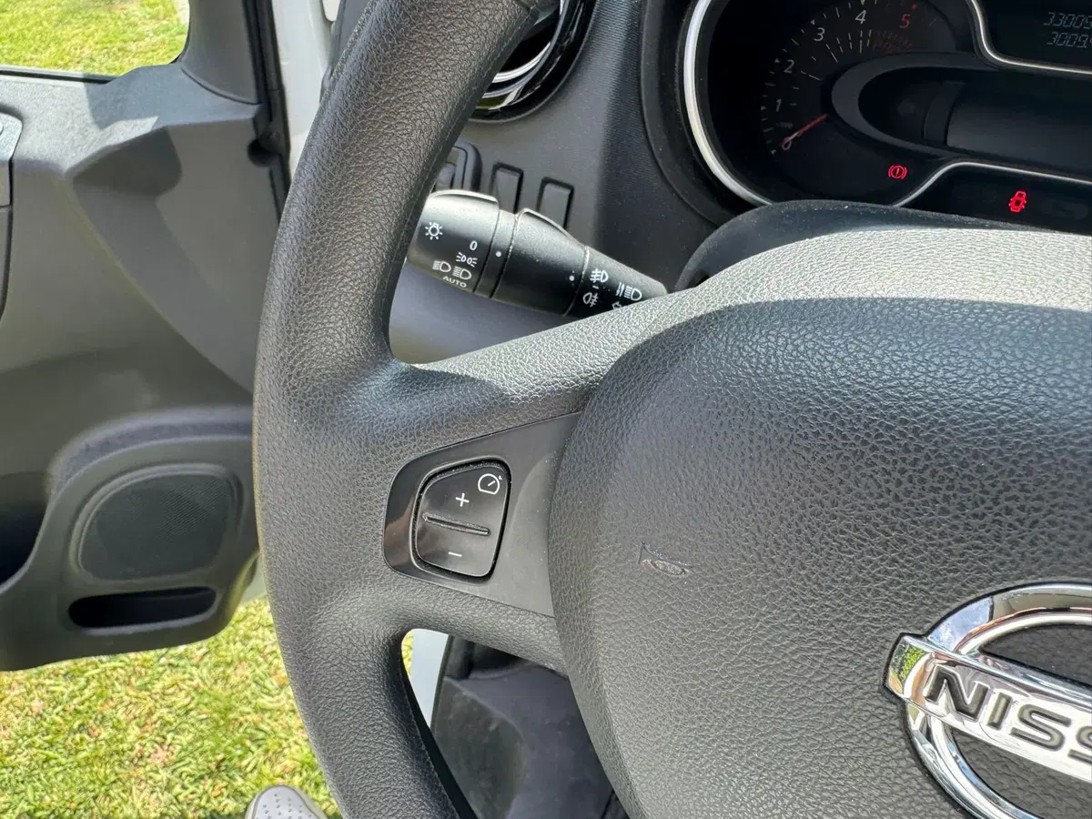 Nissan NV300 Furgone usata a Salerno (19)