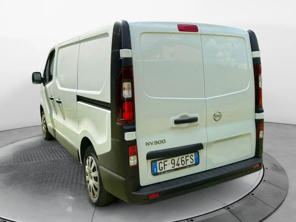 Nissan NV300 Furgone usata a Salerno (3)