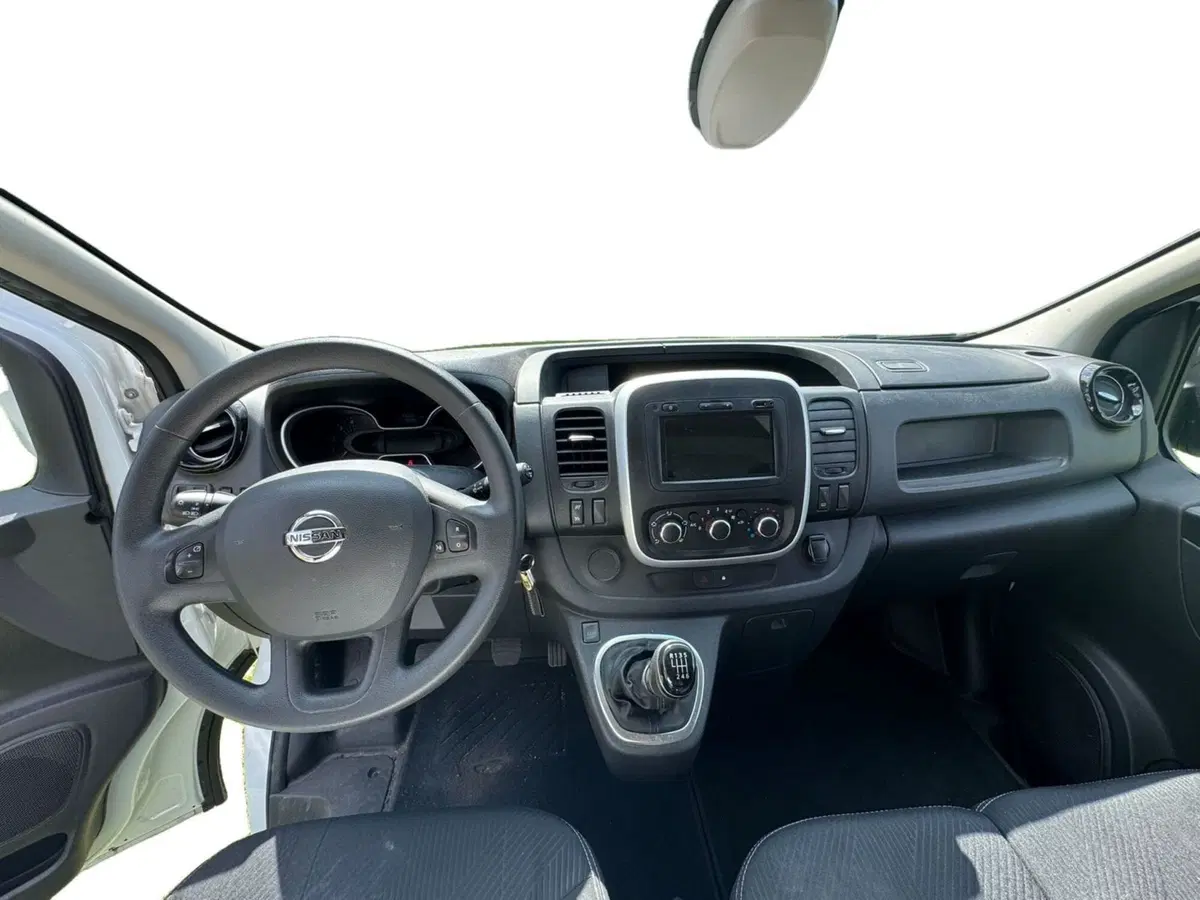 Nissan NV300 Furgone usata a Salerno (5)