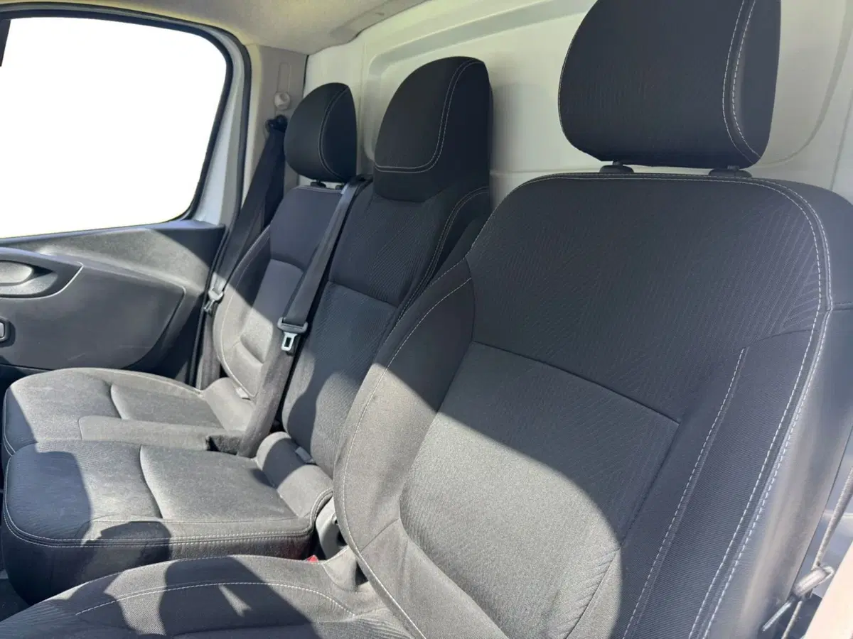 Nissan NV300 Furgone usata a Salerno (6)