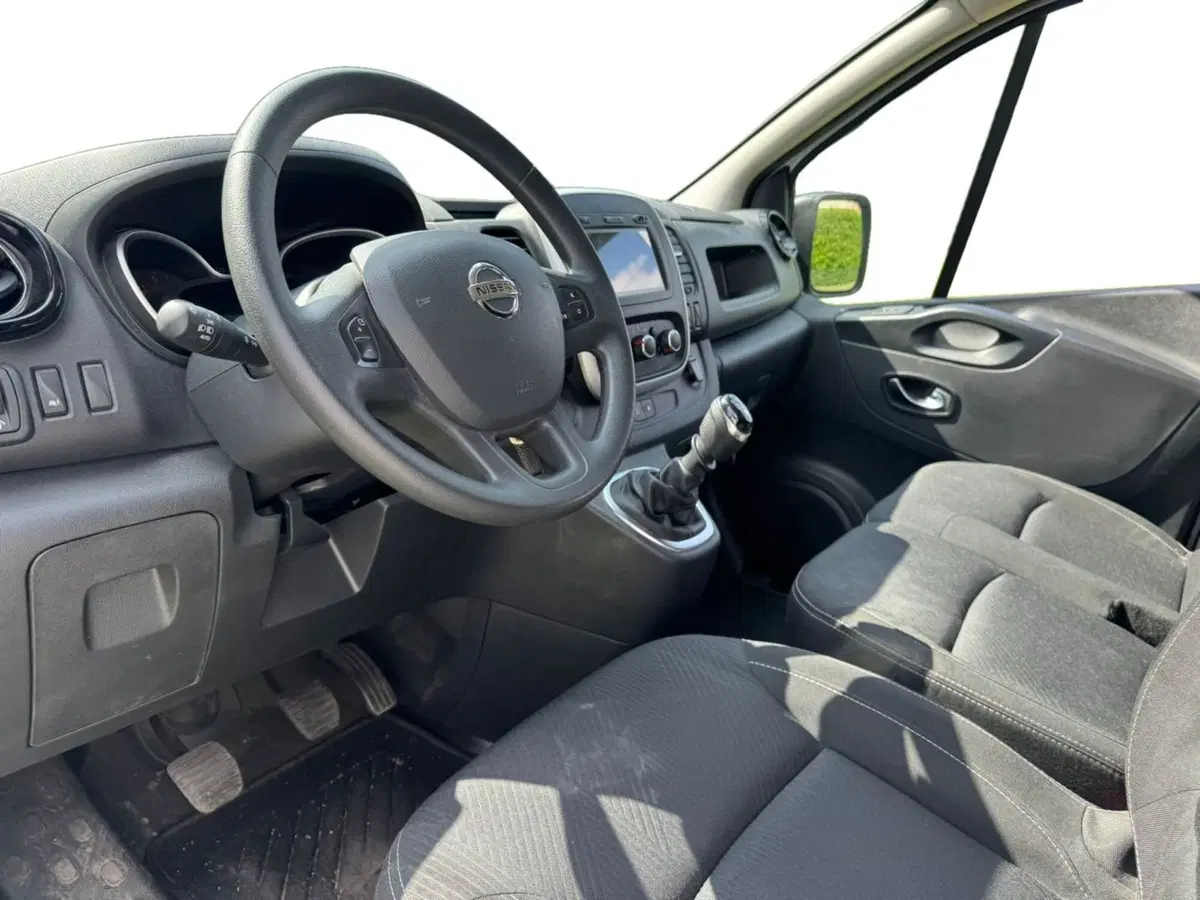 Nissan NV300 Furgone usata a Salerno (7)