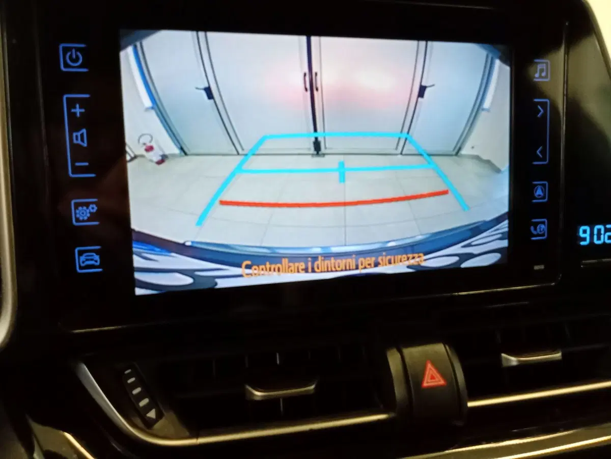 Toyota Toyota C-HR usata a Rimini (10)