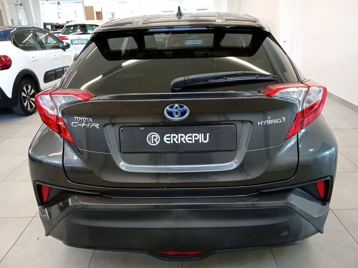 Toyota Toyota C-HR usata a Rimini (5)