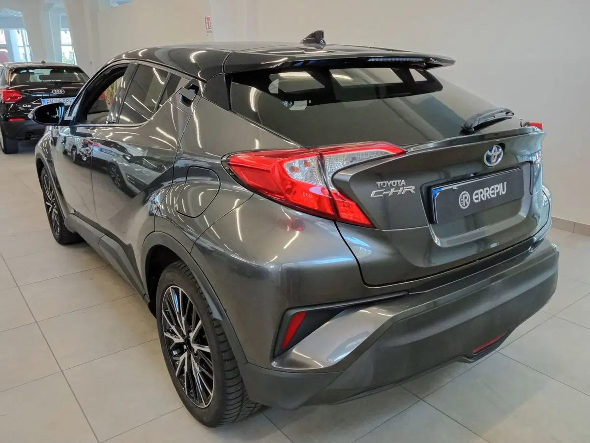 Toyota Toyota C-HR usata a Rimini (6)