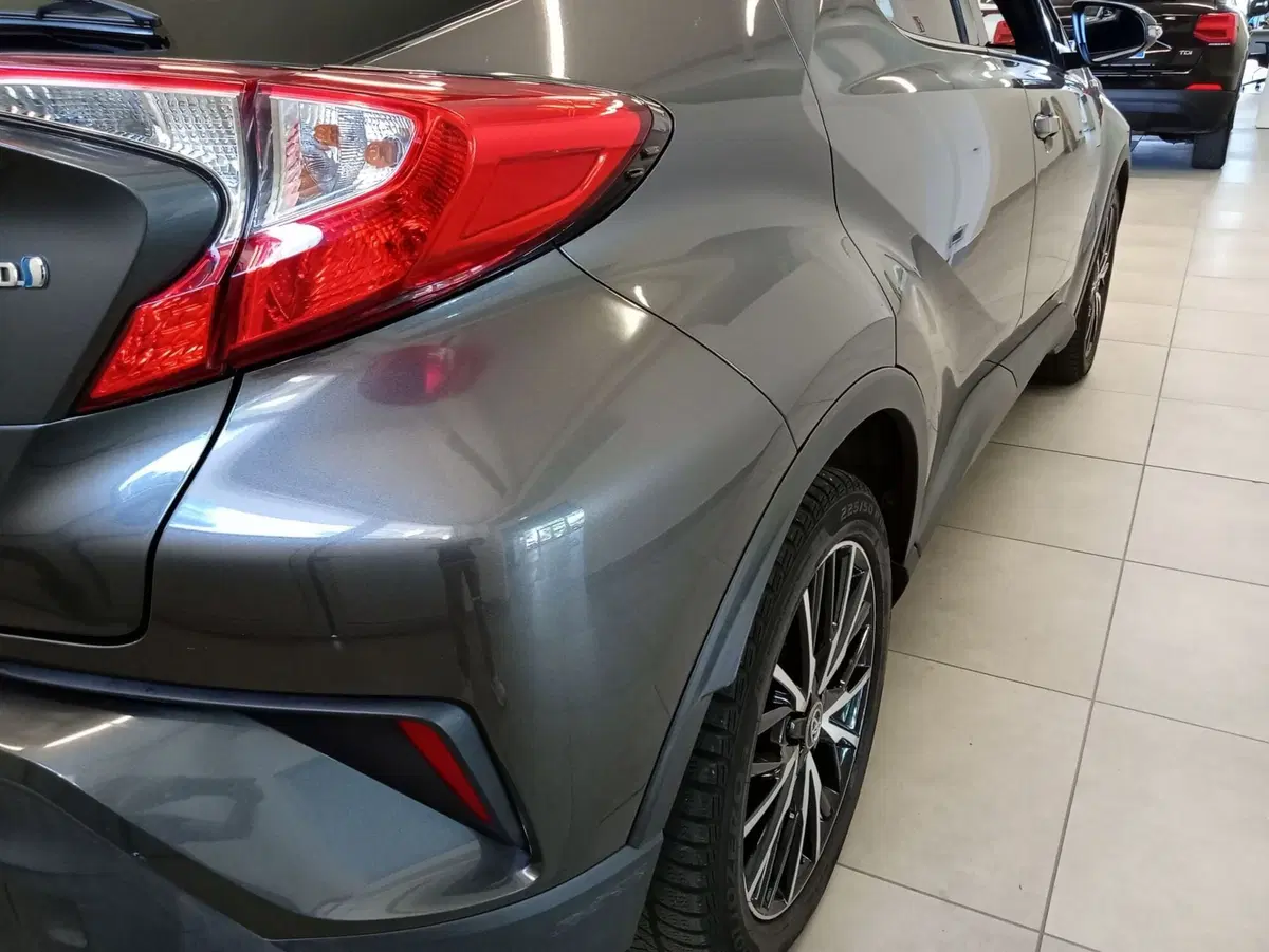 Toyota Toyota C-HR usata a Rimini (7)