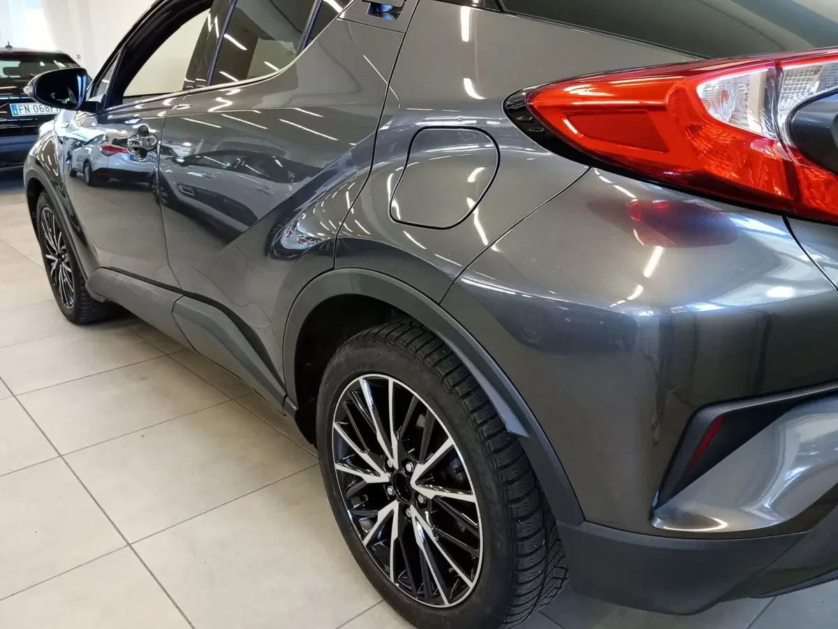 Toyota Toyota C-HR usata a Rimini (8)