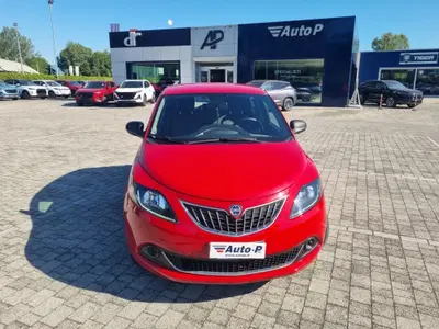 Lancia Ypsilon 1.0 FireFly 5 porte S&amp;S Hybrid Silver Plus del 2022 usata a Lucca