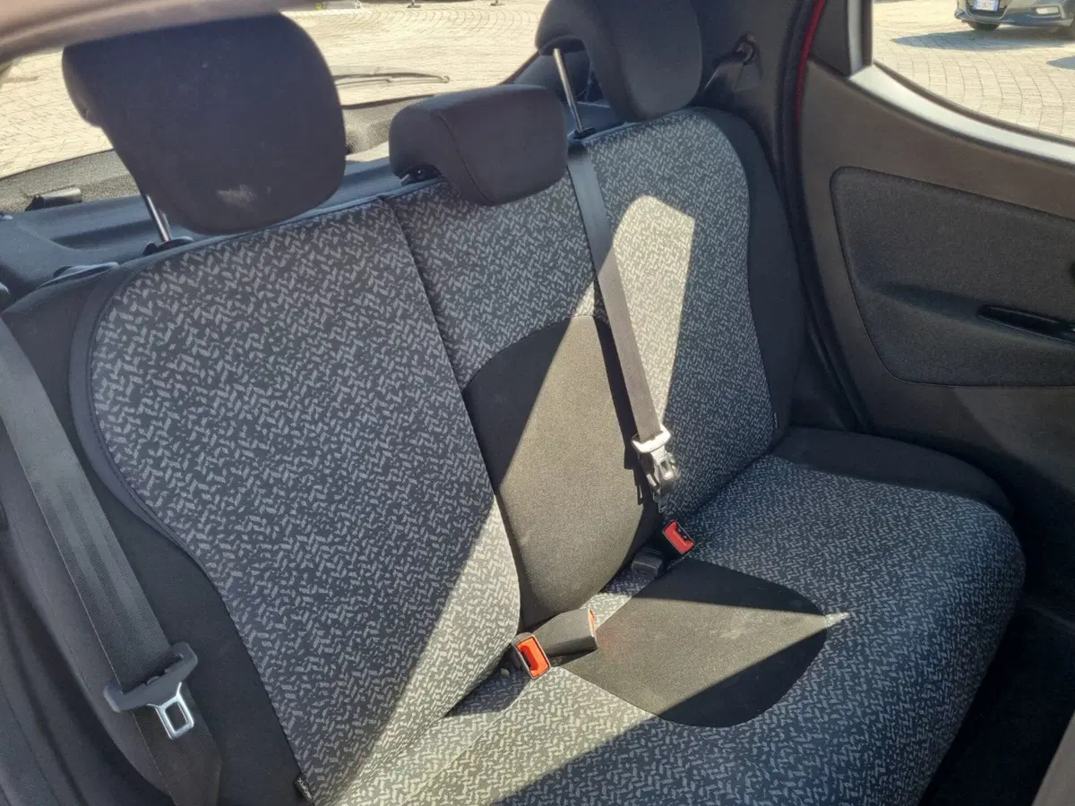 Lancia Ypsilon usata a Lucca (13)