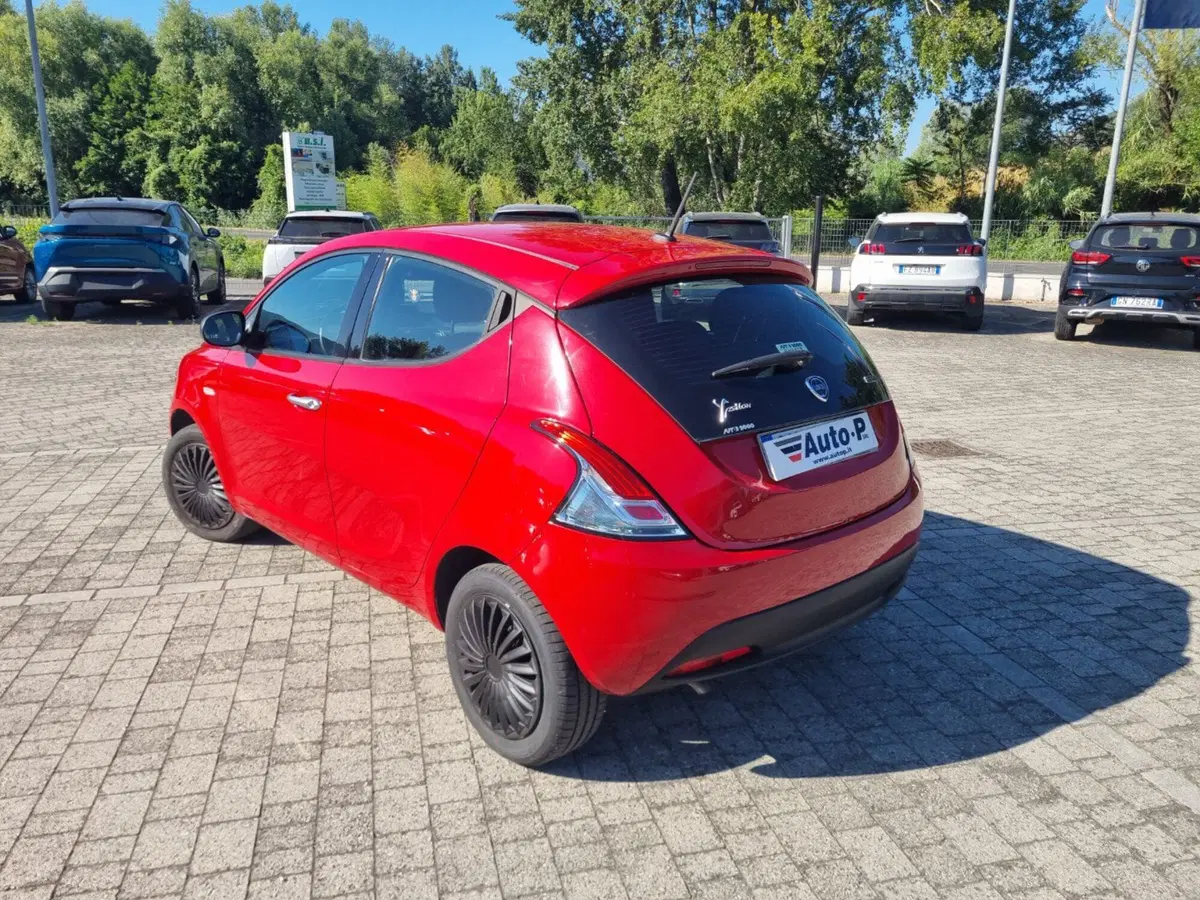 Lancia Ypsilon usata a Lucca (4)
