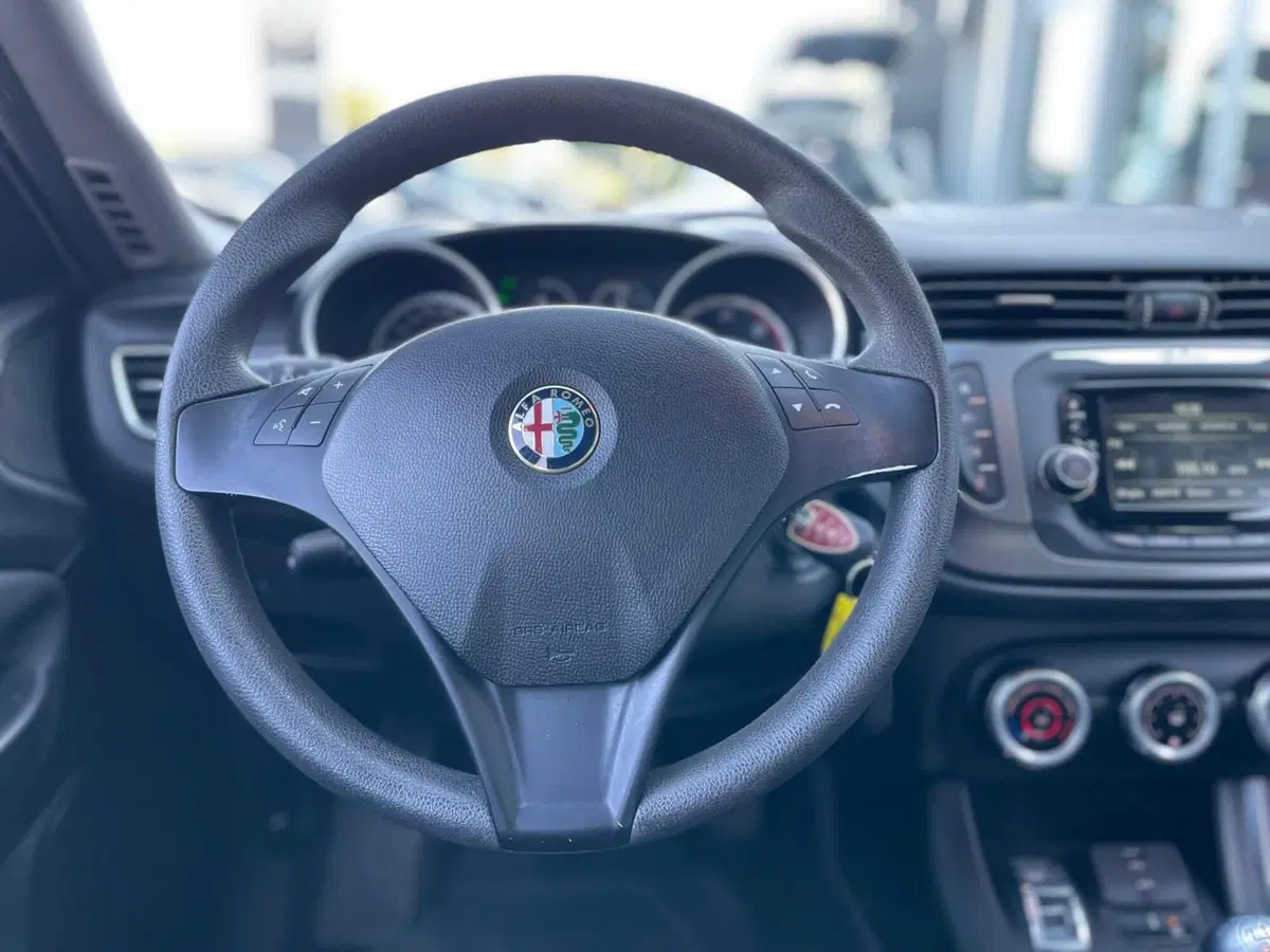 Alfa Romeo Giulietta usata a Ancona (11)