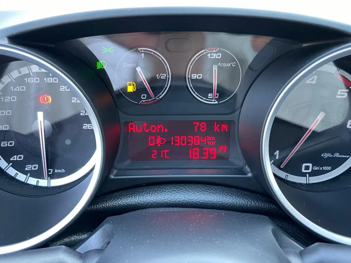 Alfa Romeo Giulietta usata a Ancona (12)
