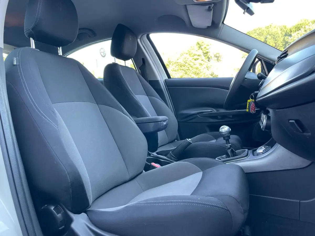 Alfa Romeo Giulietta usata a Ancona (14)