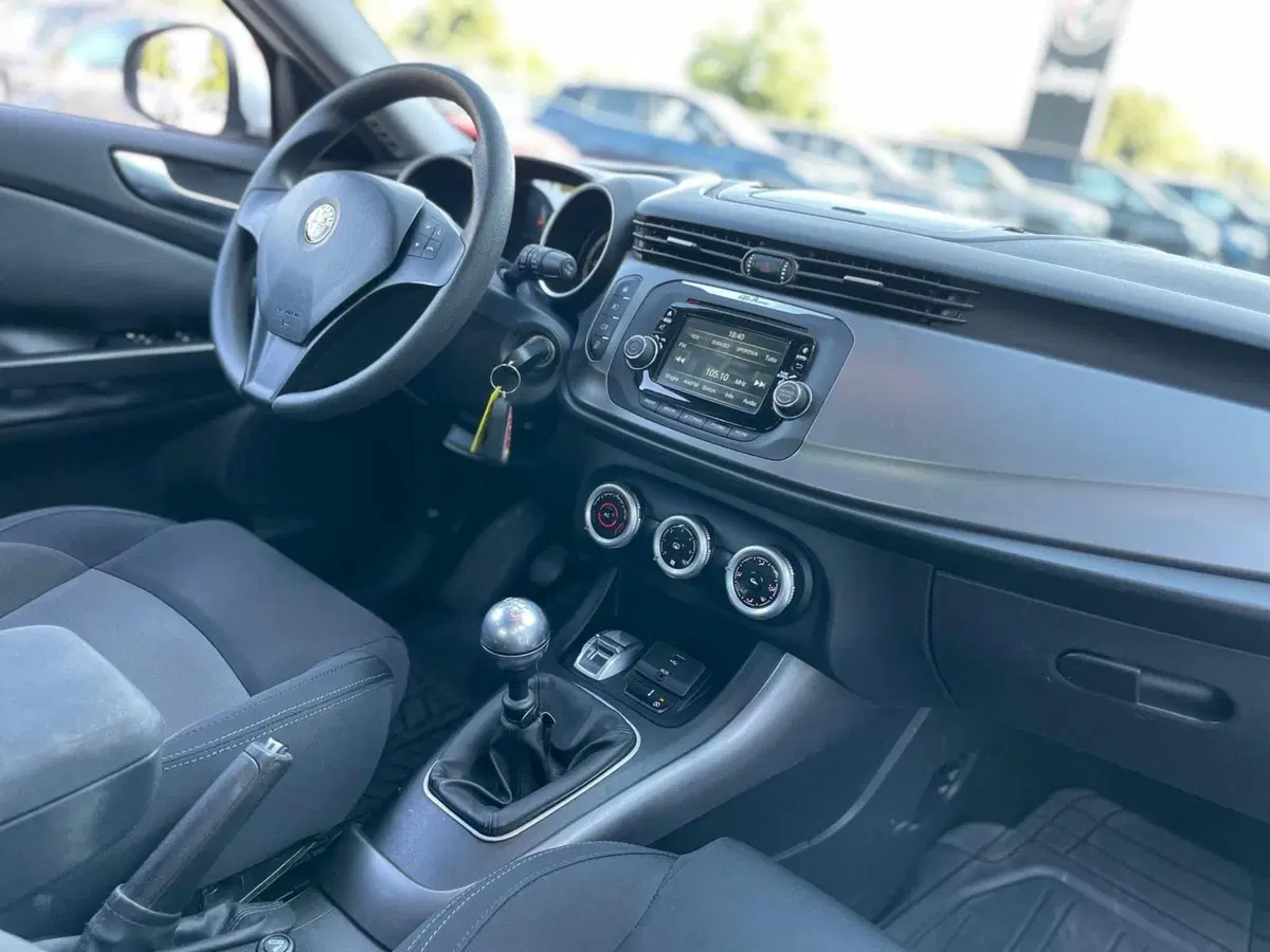 Alfa Romeo Giulietta usata a Ancona (15)