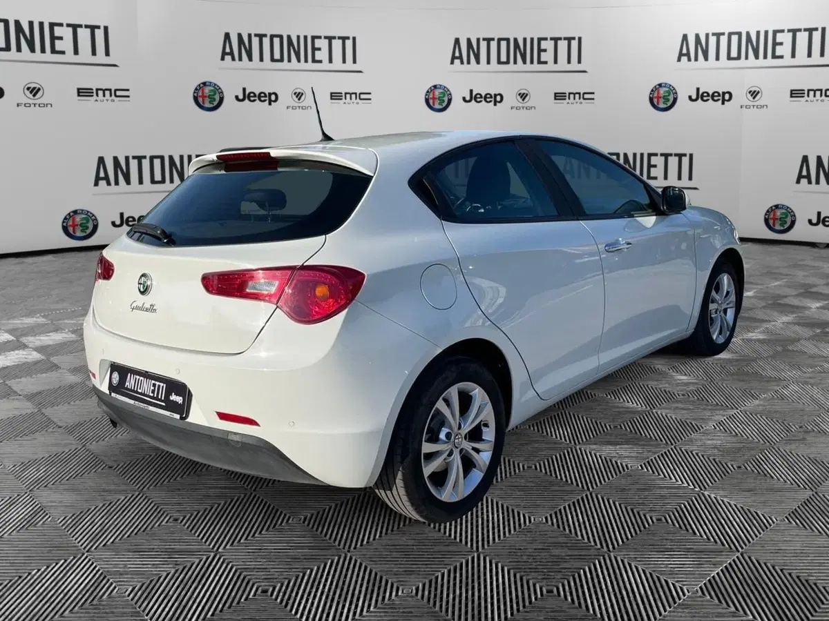 Alfa Romeo Giulietta usata a Ancona (5)