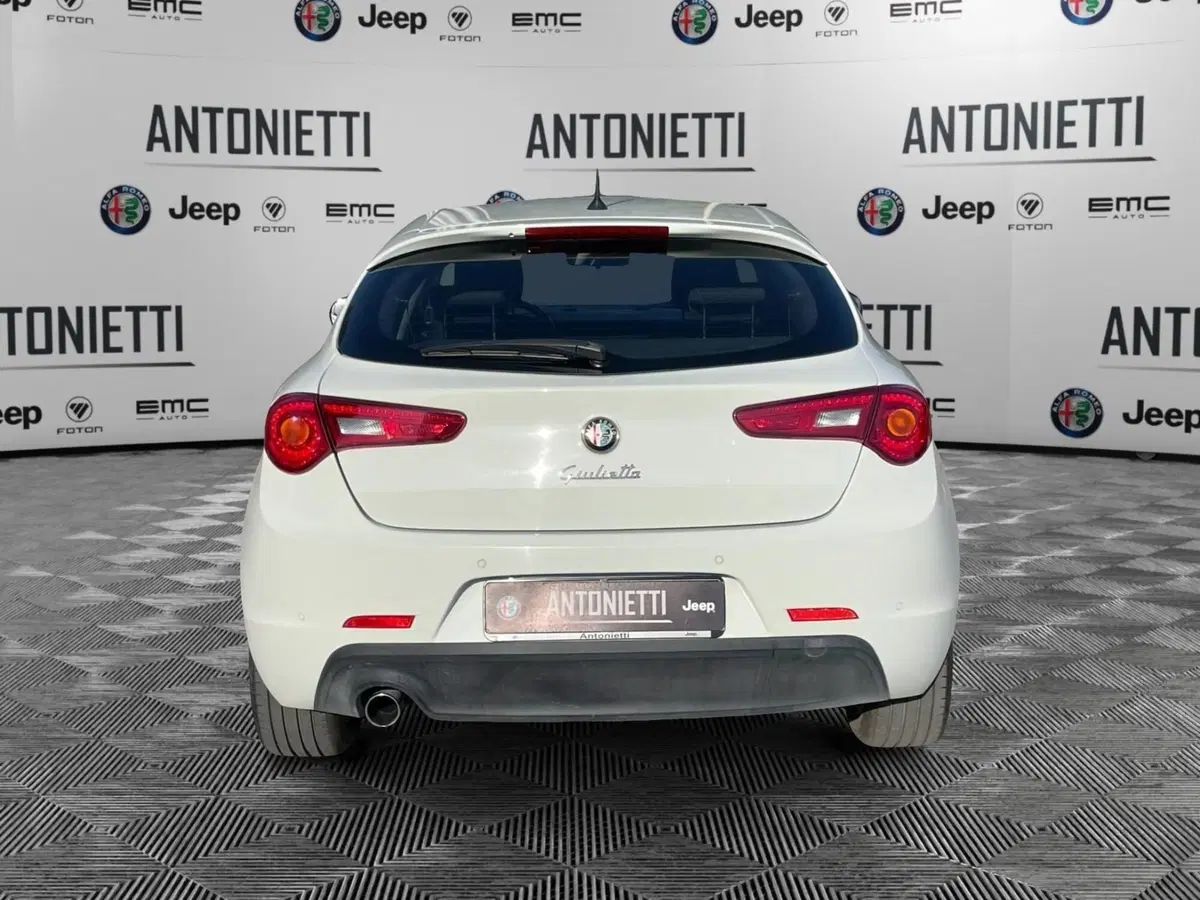 Alfa Romeo Giulietta usata a Ancona (6)