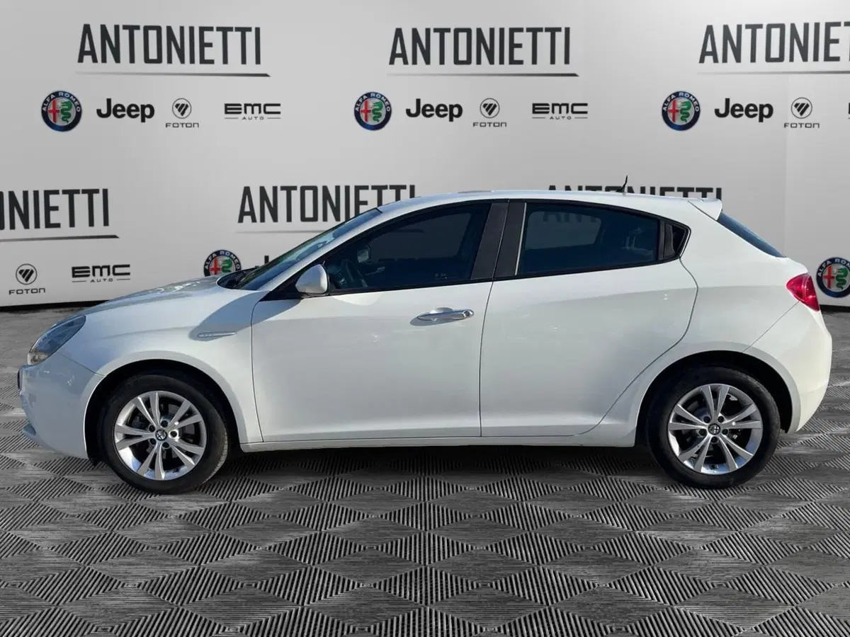 Alfa Romeo Giulietta usata a Ancona (8)