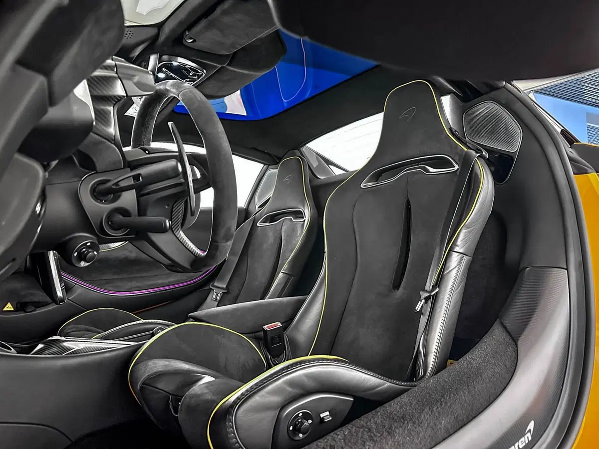 McLaren Artura Cabrio usata a Milano (10)