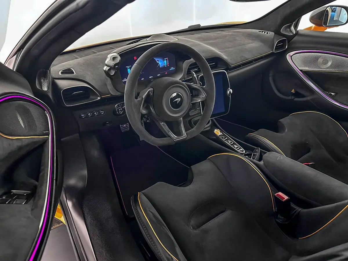 McLaren Artura Cabrio usata a Milano (11)