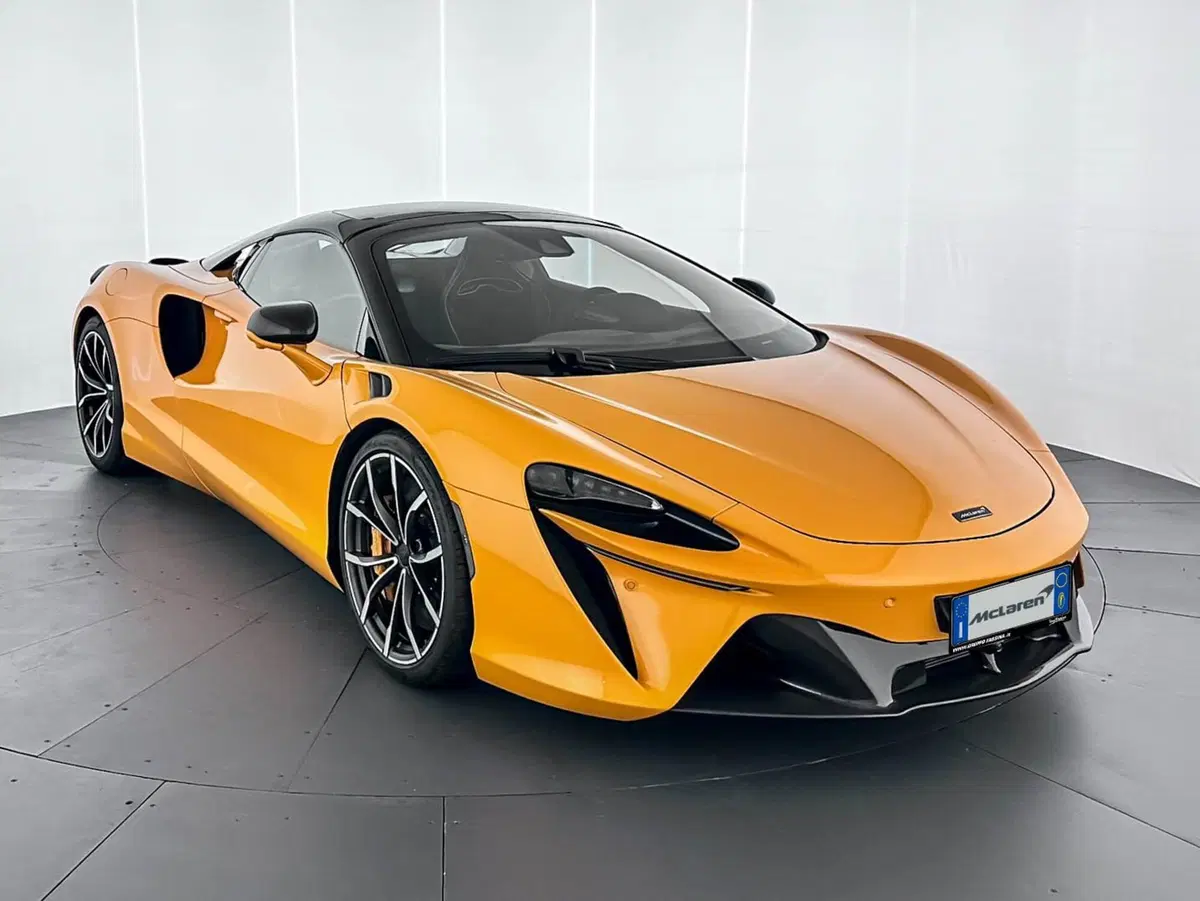 McLaren Artura Cabrio usata a Milano (2)