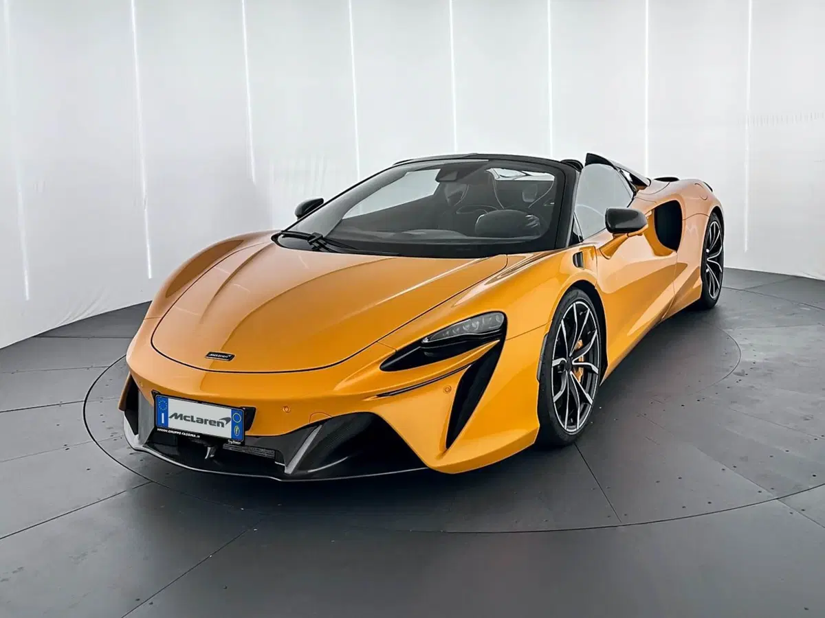 McLaren Artura Cabrio usata a Milano (4)