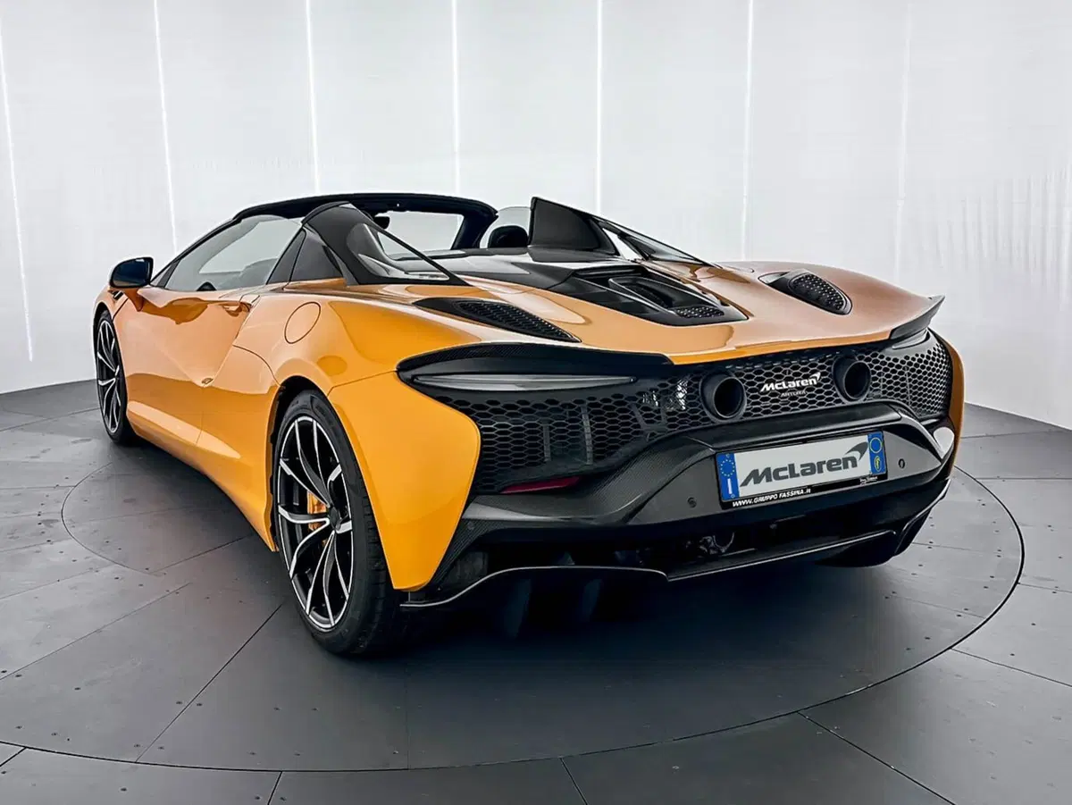 McLaren Artura Cabrio usata a Milano (5)