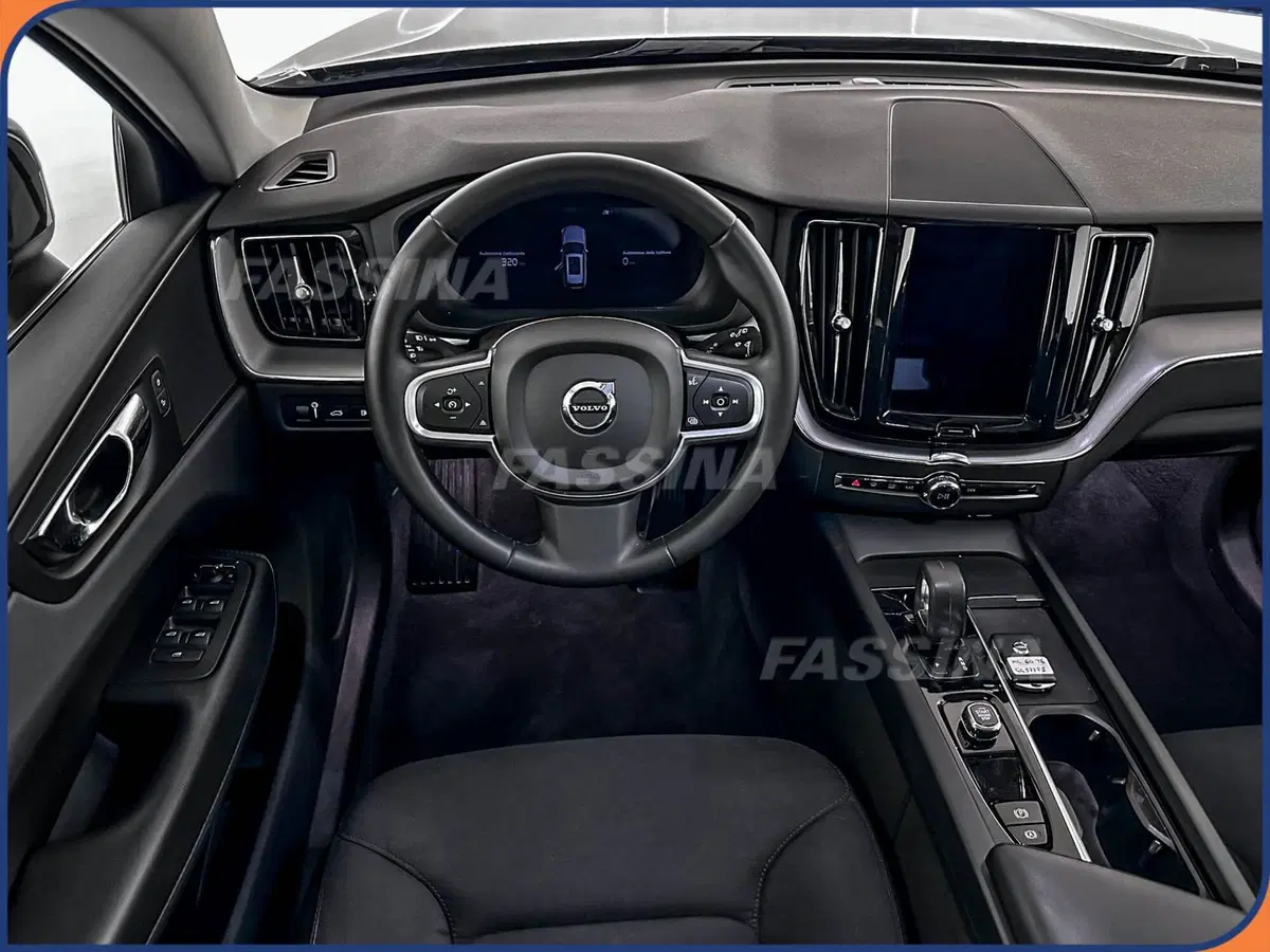 Volvo XC60 usata a Milano (10)