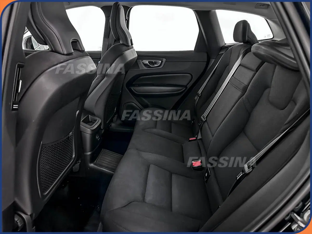 Volvo XC60 usata a Milano (11)