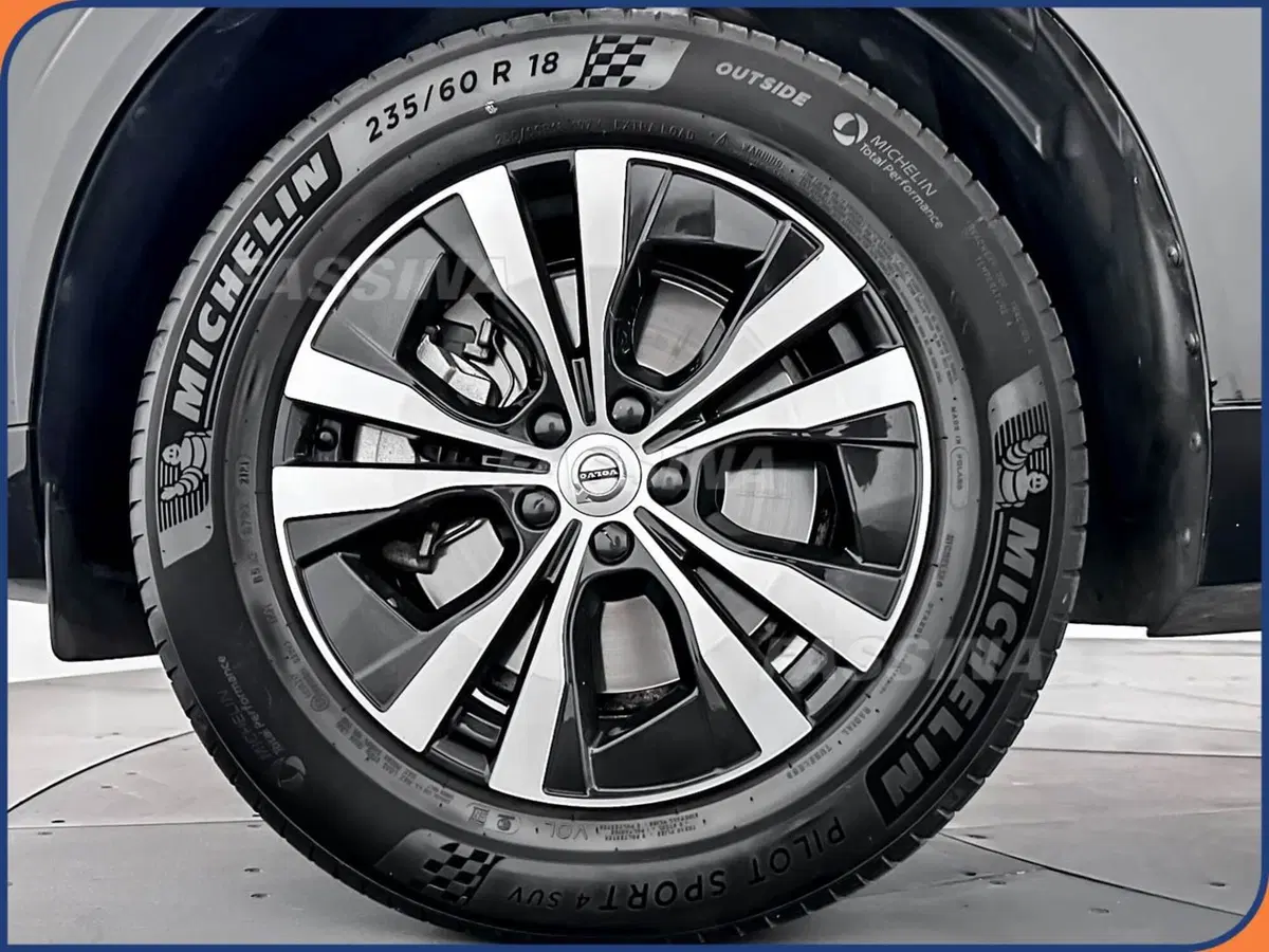 Volvo XC60 usata a Milano (7)