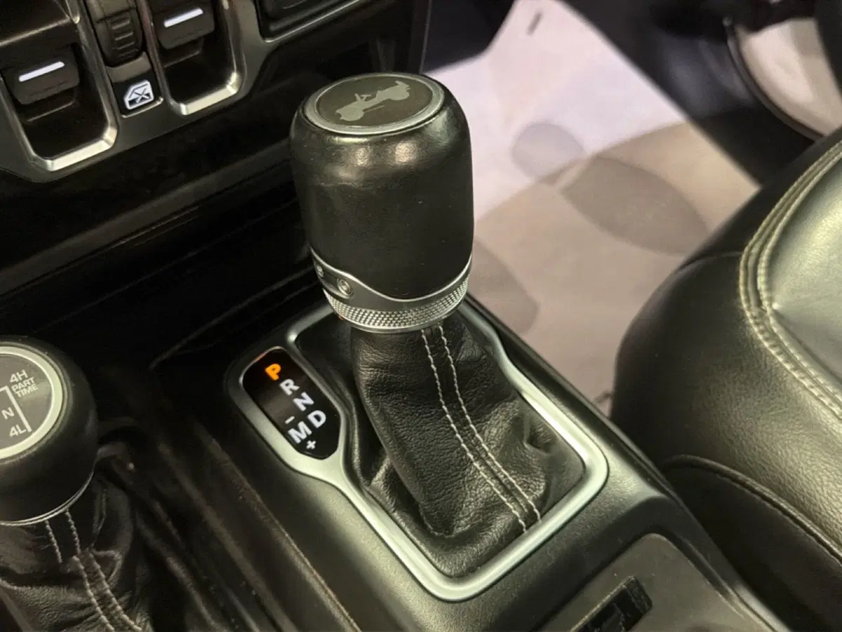 Jeep Wrangler Unlimited usata a Palermo (16)