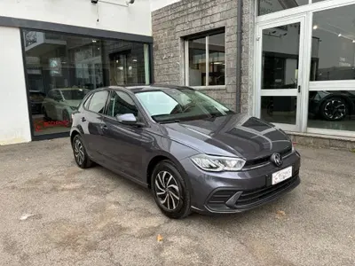 Volkswagen Polo 1.0 tsi Life 95cv del 2023 usata a Barlassina