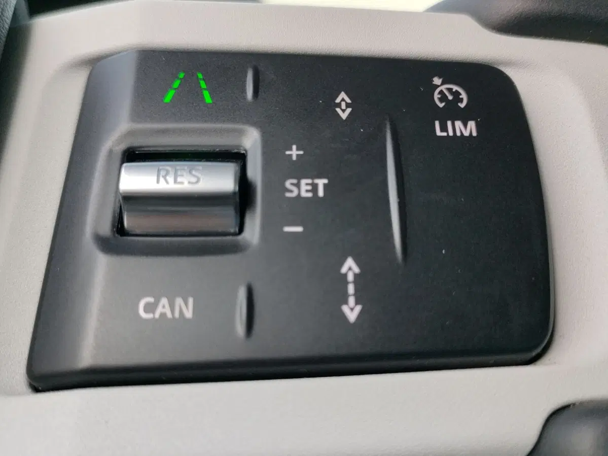 Land Rover Defender usata a Lecco (13)