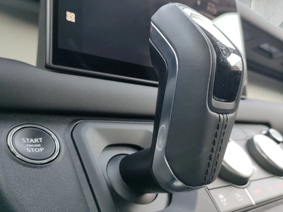 Land Rover Defender usata a Lecco (17)