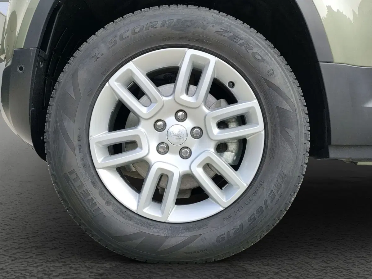 Land Rover Defender usata a Lecco (9)