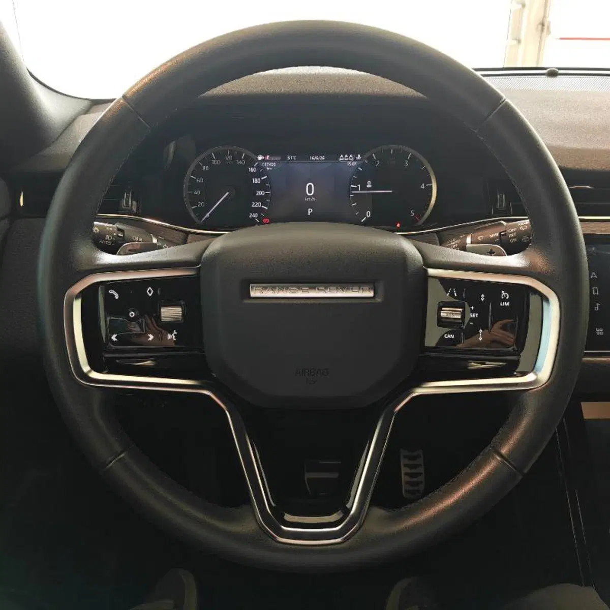 Land Rover Range Rover Evoque usata a Venezia (17)