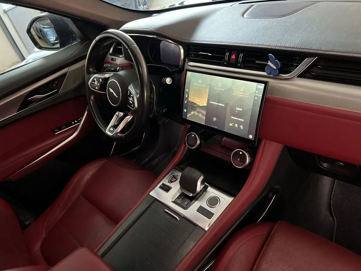 Jaguar F-Pace usata a Modena (16)