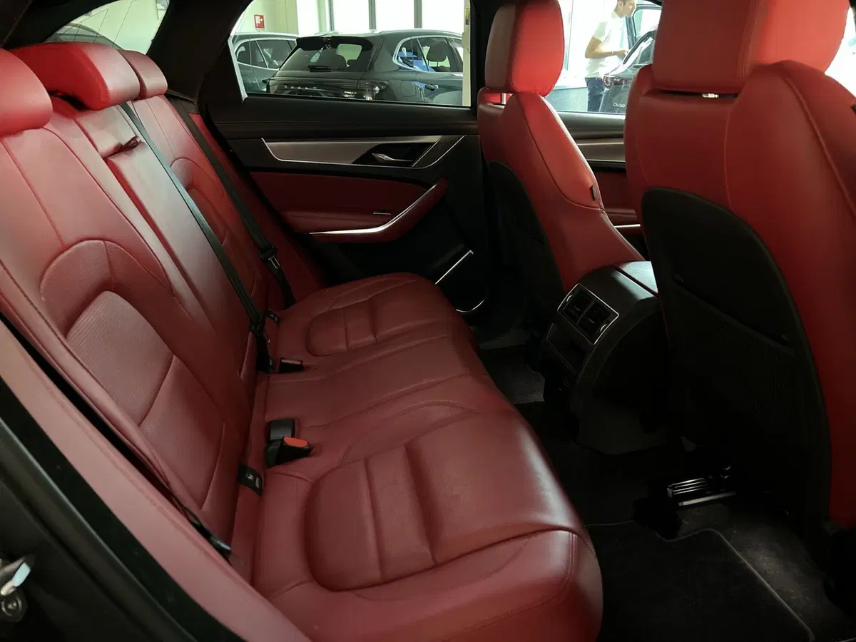Jaguar F-Pace usata a Modena (17)