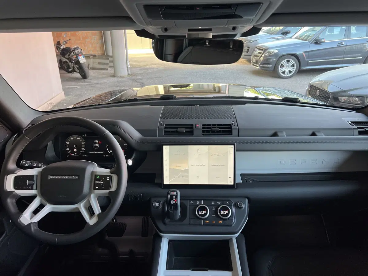 Land Rover Defender usata a Modena (15)
