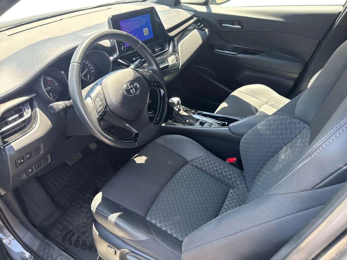 Toyota Toyota C-HR usata a Reggio Calabria (7)