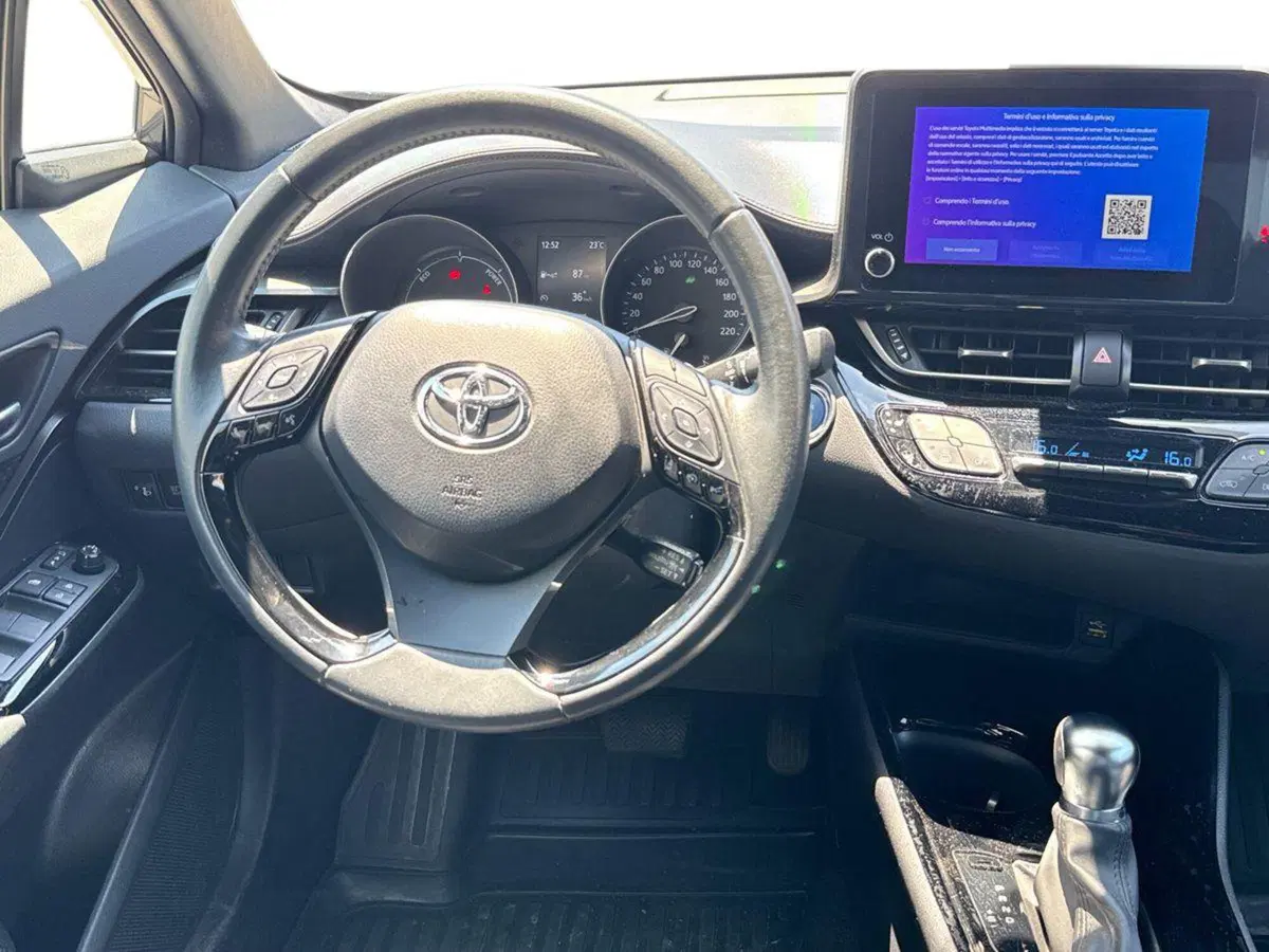 Toyota Toyota C-HR usata a Reggio Calabria (8)