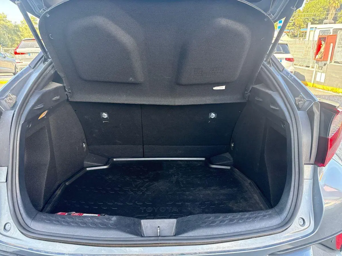 Toyota Toyota C-HR usata a Reggio Calabria (6)