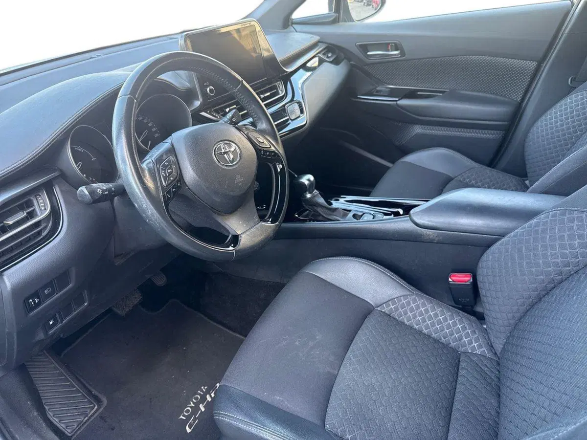 Toyota Toyota C-HR usata a Reggio Calabria (7)