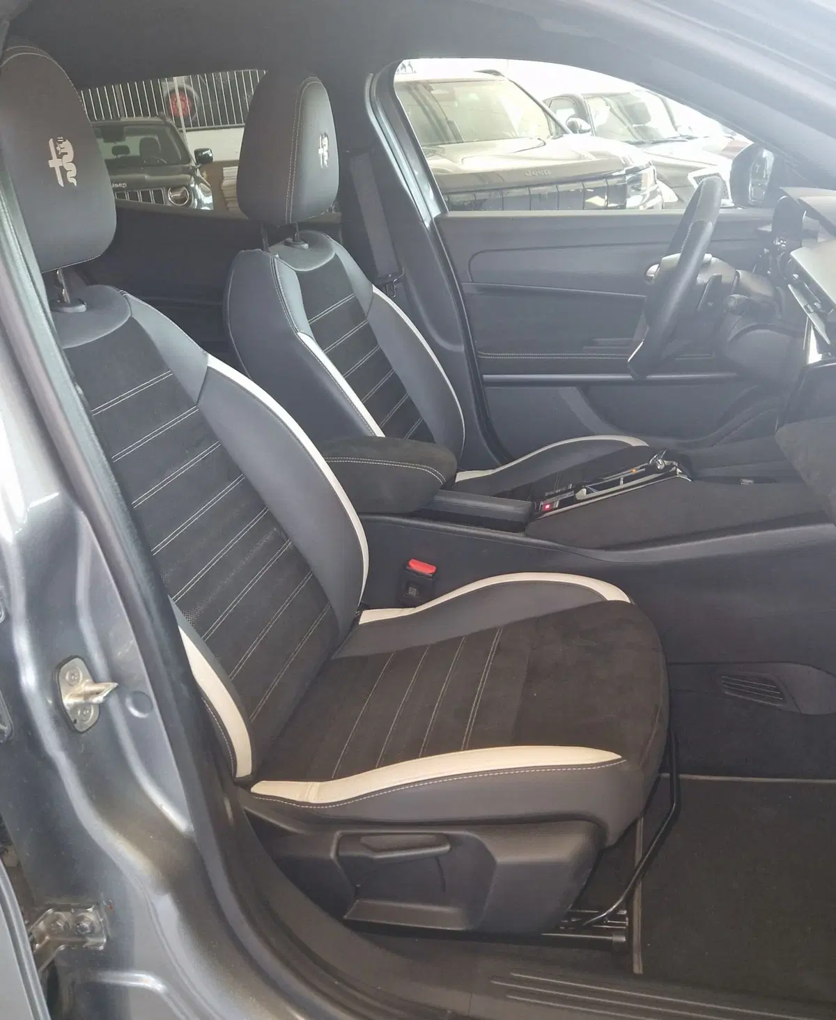 Alfa Romeo Junior usata a Terni (8)