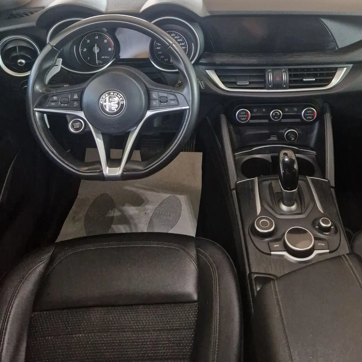 Alfa Romeo Stelvio usata a Terni (11)