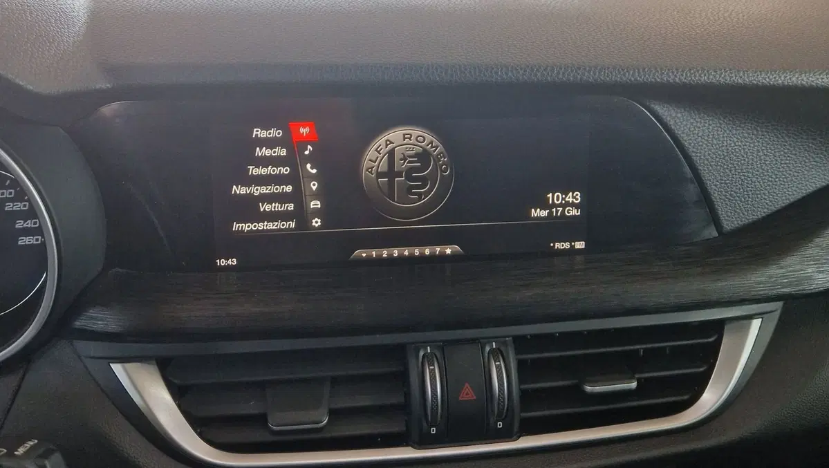 Alfa Romeo Stelvio usata a Terni (13)